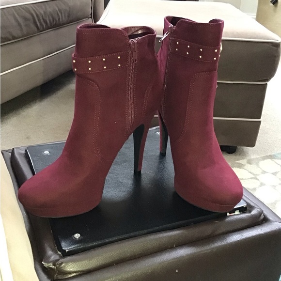 G by Guess Dalli Side Buckle Stiletto Ankle Bootees - Picture 8 of 13